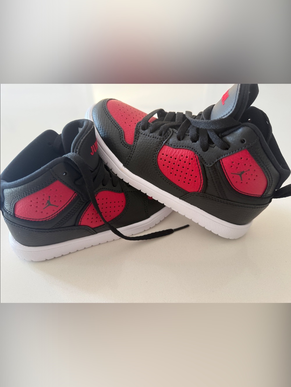 Jordan Kids Mid-Top Sneakers in Black and Red